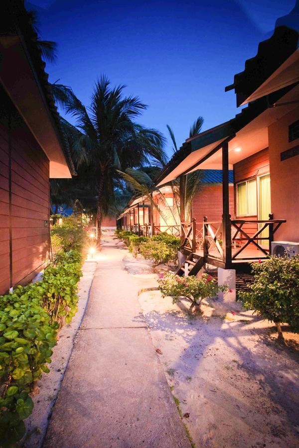 Tuna Bay Island Resort Kampong Pasir Hantu Екстер'єр фото